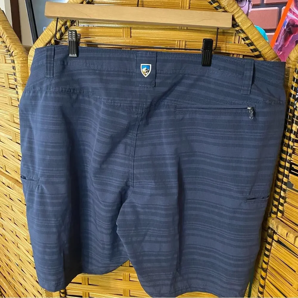 Kuhl Navy Blue shorts outdoors hiking camping fishing recreation size 40 men